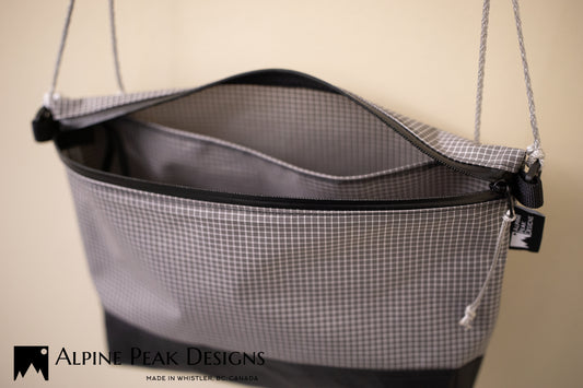 Small Sacoche / Crossbody bag with 210D Venom™ Gridstop ECO, Charcoal Grey